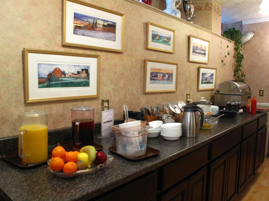 Halifax Waverley Inn Екстер'єр фото
