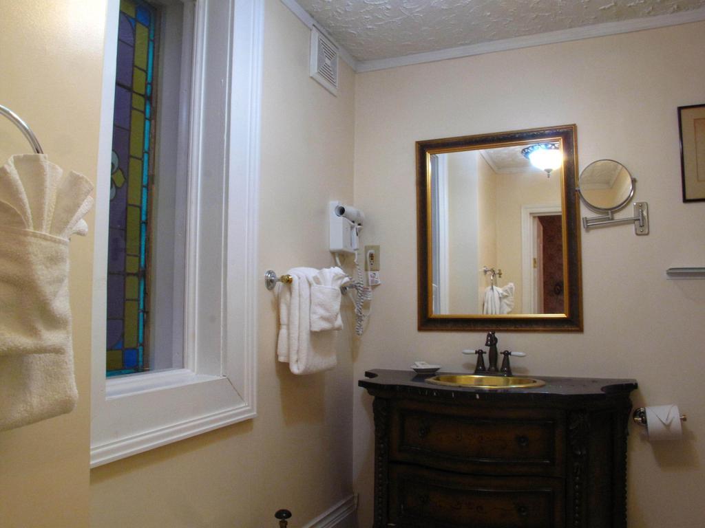 Halifax Waverley Inn Екстер'єр фото
