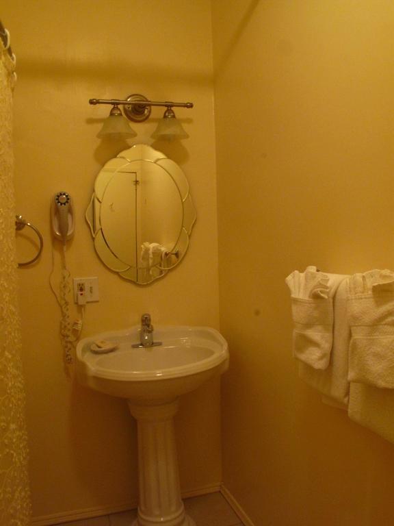 Halifax Waverley Inn Екстер'єр фото